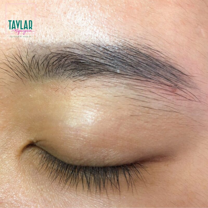 Chân mày bị mờ