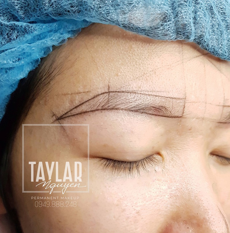 Điêu Khắc Chân Mày Hairstroke Tại Taylar Nguyen