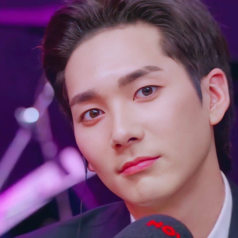 Điêu khắc lông mày bị mất sợi là gì?