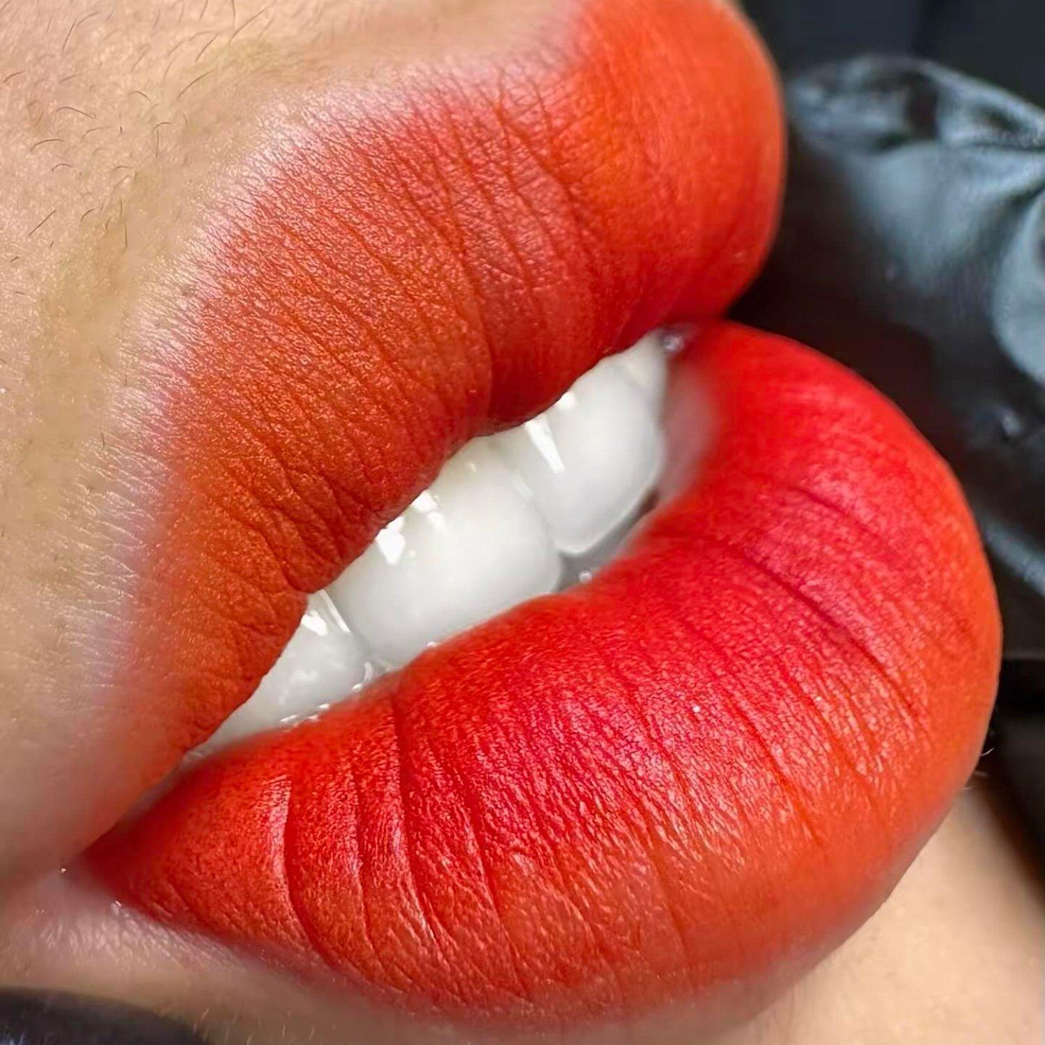 Quy trình phun môi màu cam cà rốt tại Taylar Nguyen