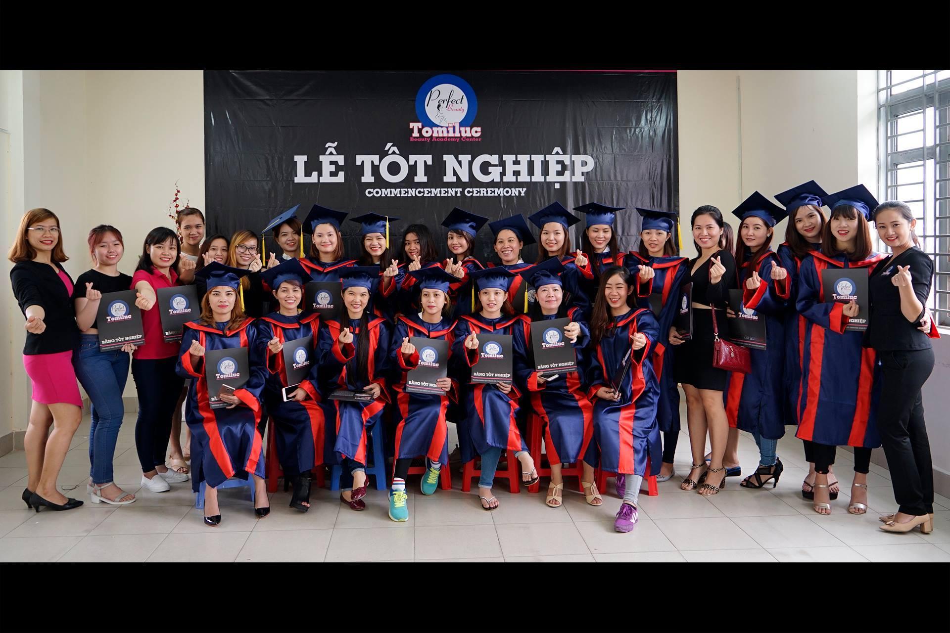 Học phun xăm ở Sài Gòn chuyên nghiệp tại trường đào tạo nghề thẩm mỹ Tomiluc