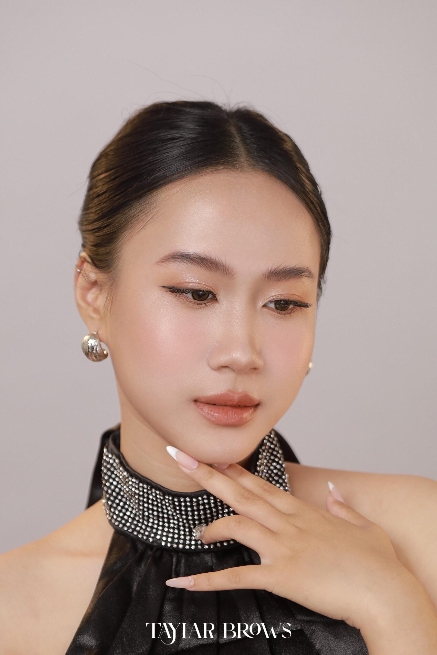 Sau khi kết thúc khóa học xăm chân mày thì bạn sẽ biết cách pha màu chuẩn