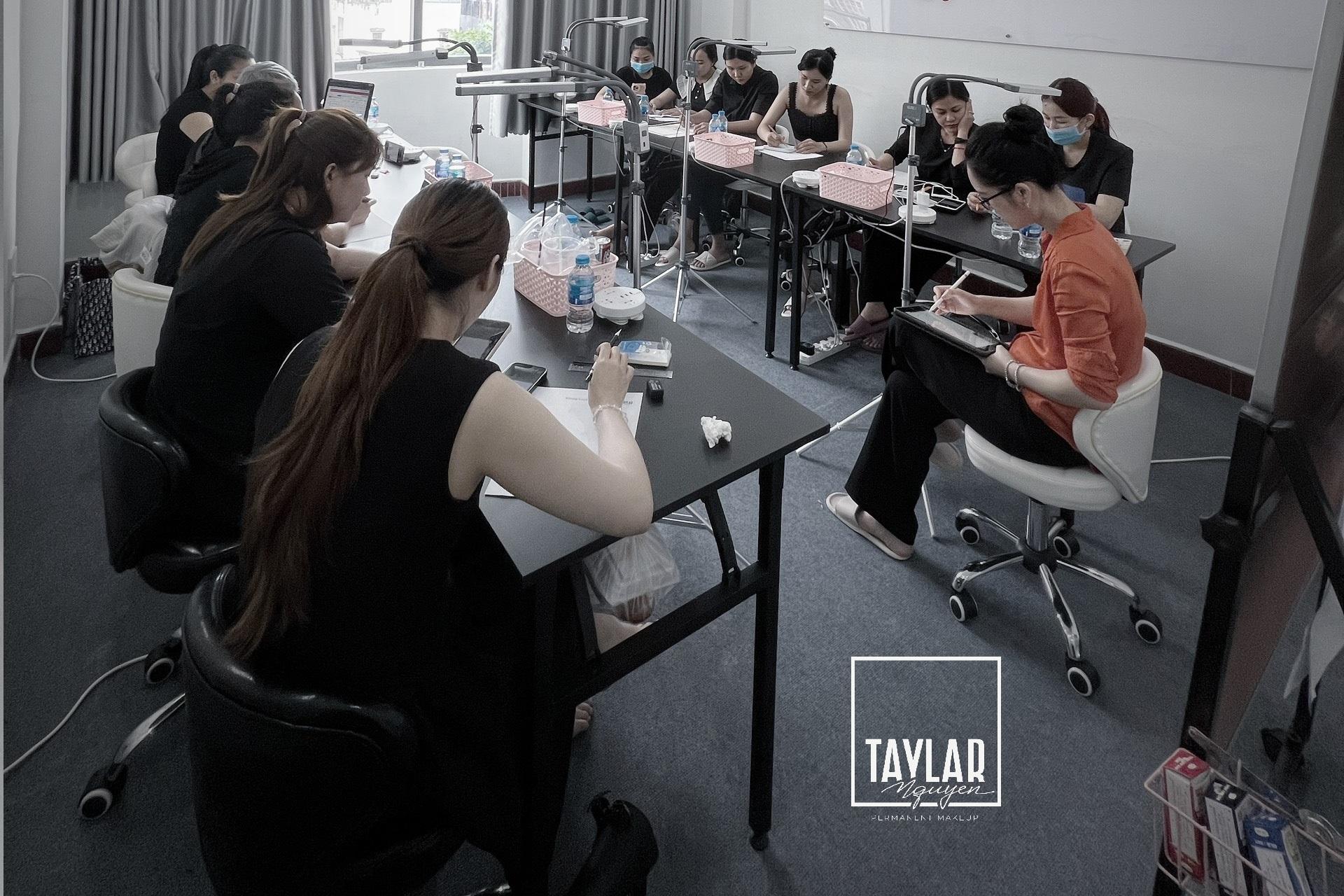 Hệ thống cơ sở vật chất học xăm chân mày
