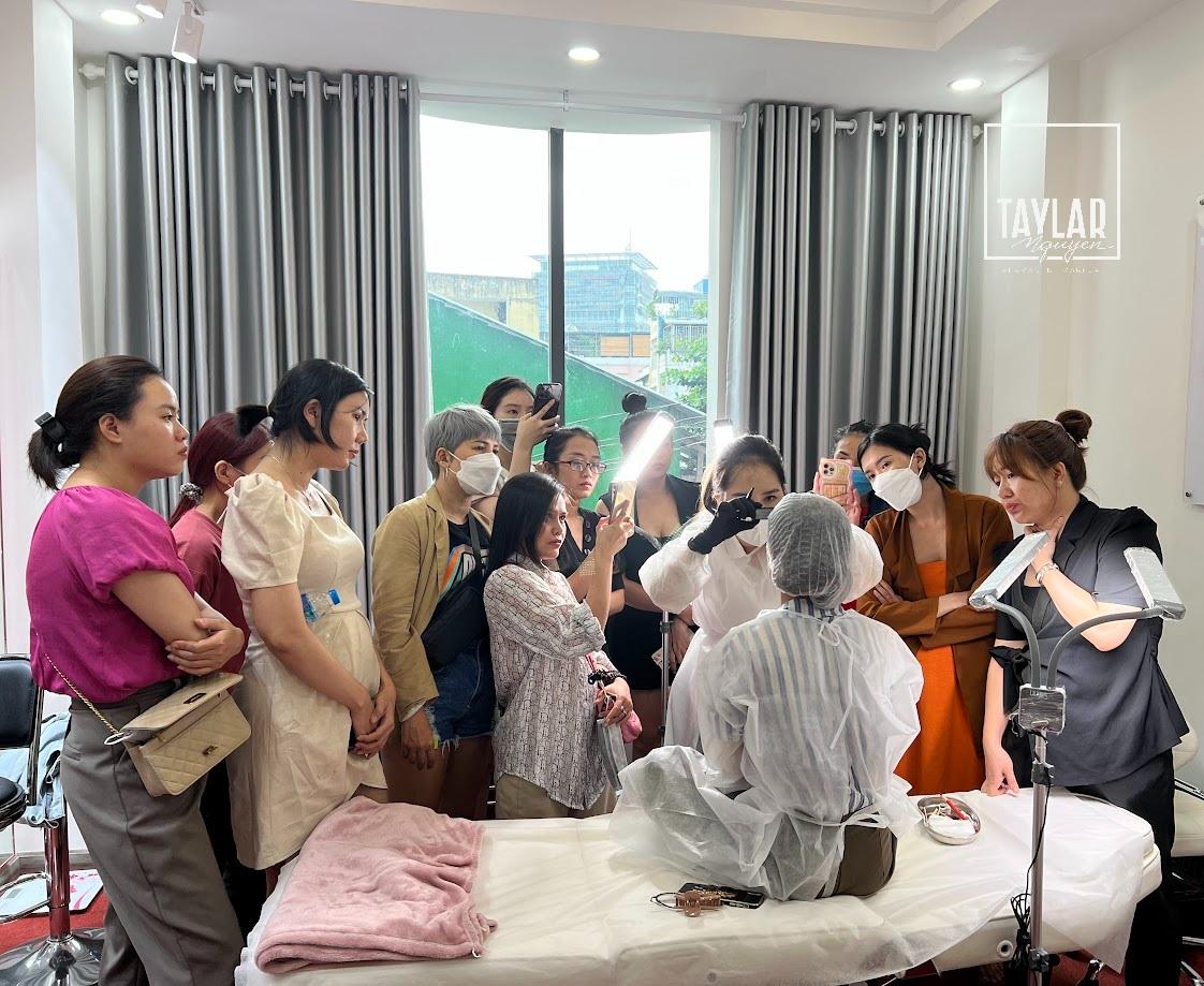 Nghề phun xăm thẩm mỹ hiện nay đang khan hiếm nguồn nhân lực