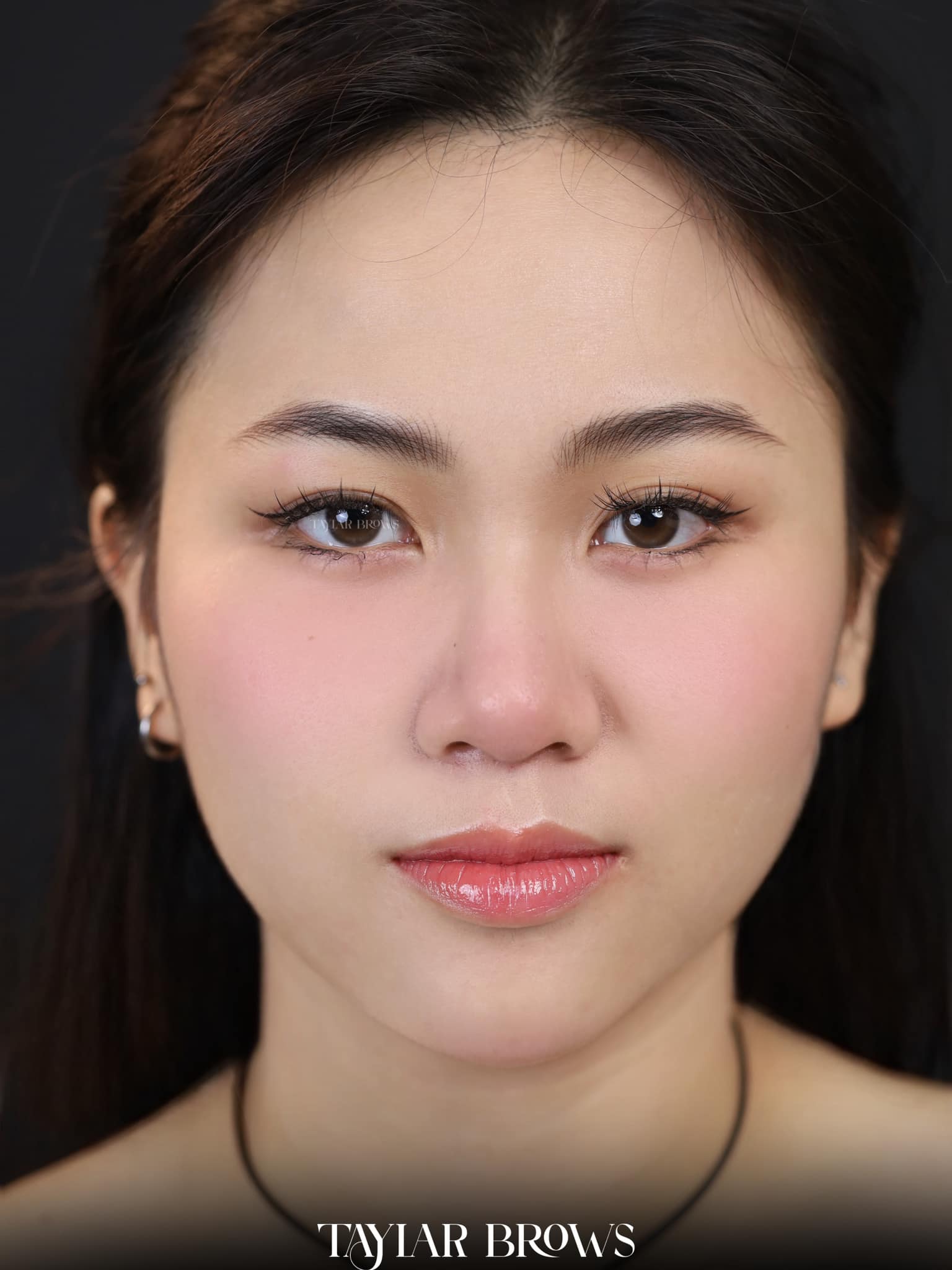 Điêu khắc chân mày giữ được bao lâu?